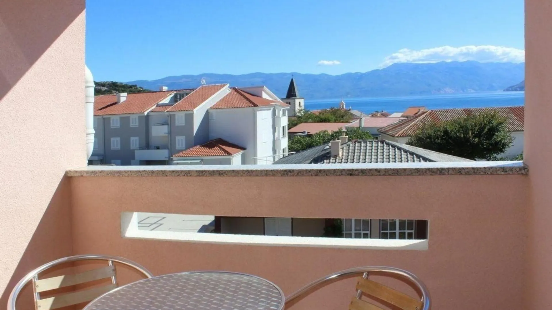 Charmantes Appartement In Baska Mit Eigenem Balkon - B59619